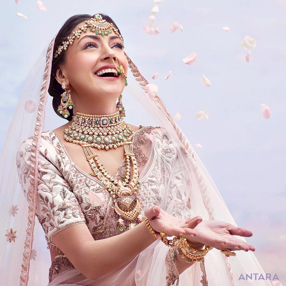 Master craftsman hand-finishing gold jewellery at Bansilal Mulchand Agrawal Jewellers